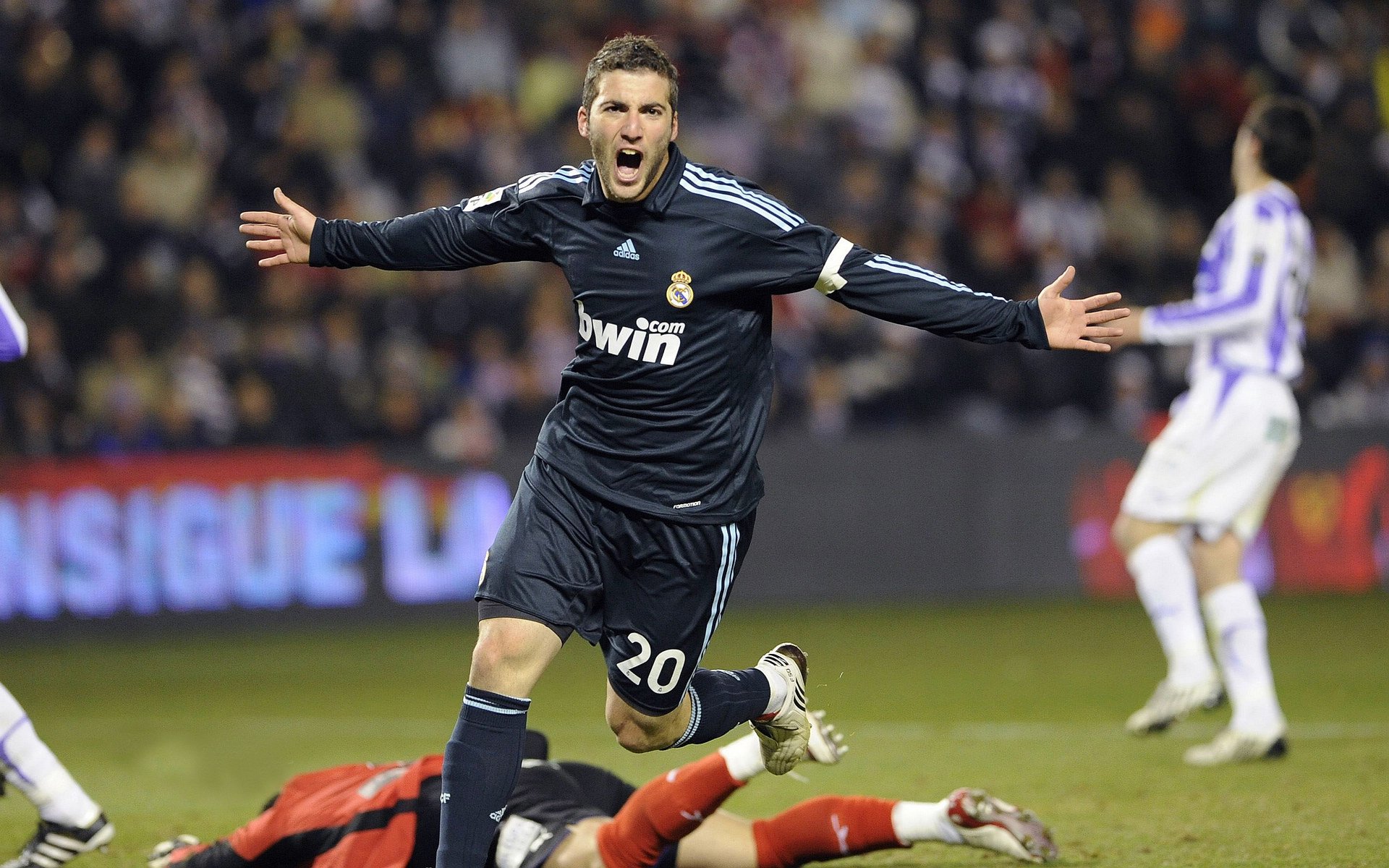 曼联拜访伦敦，力争逆转热刺